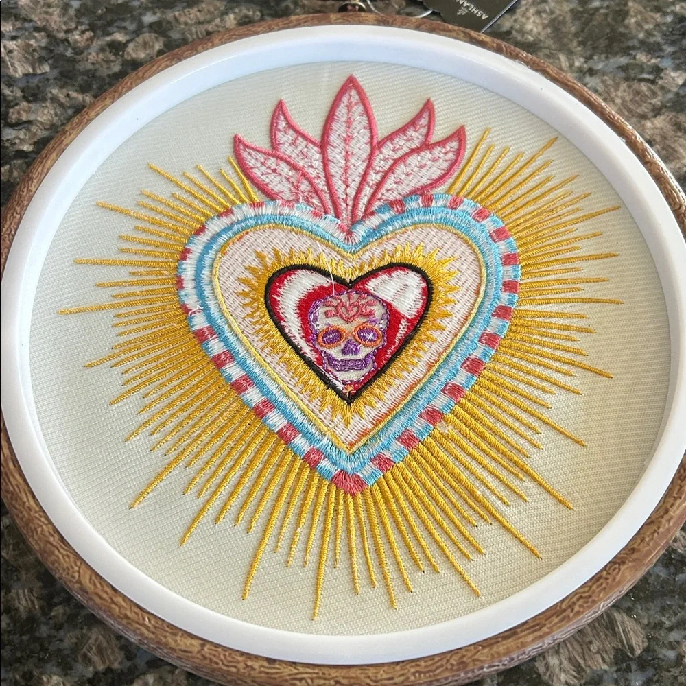 ASHLAND EMBROIDERED HEART DIA DEL LOS MUERTOS WALL DECOR NWT